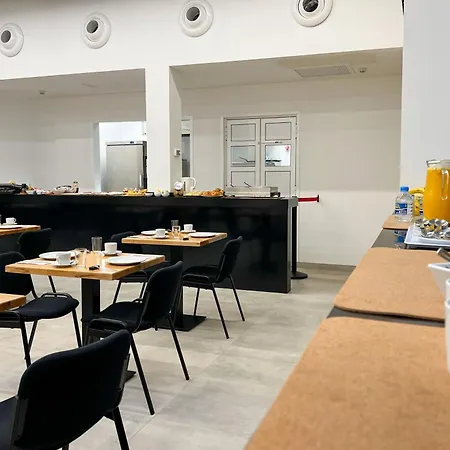 Mg Poniente Hotel